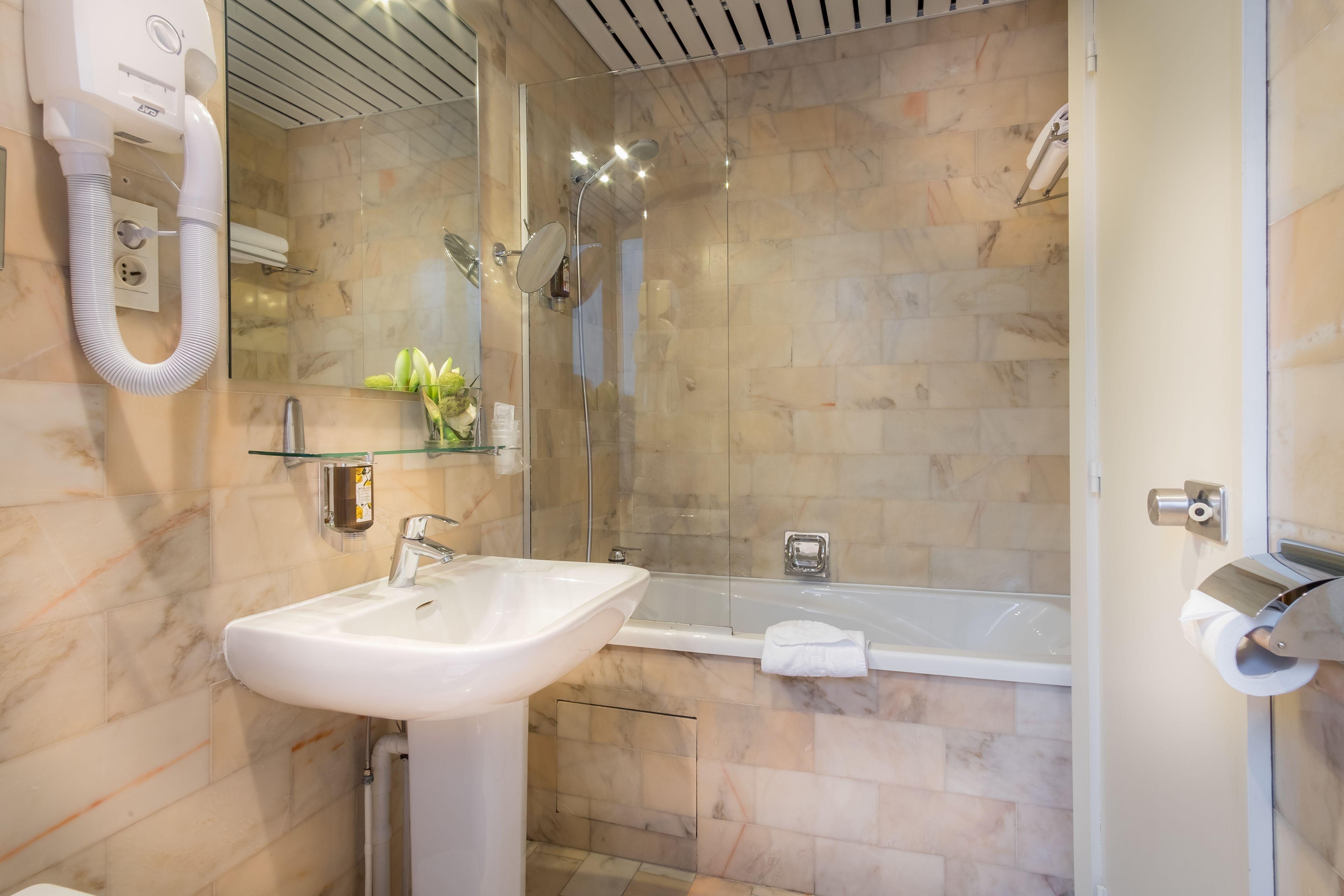 Hotel Waldorf Montparnasse 3*